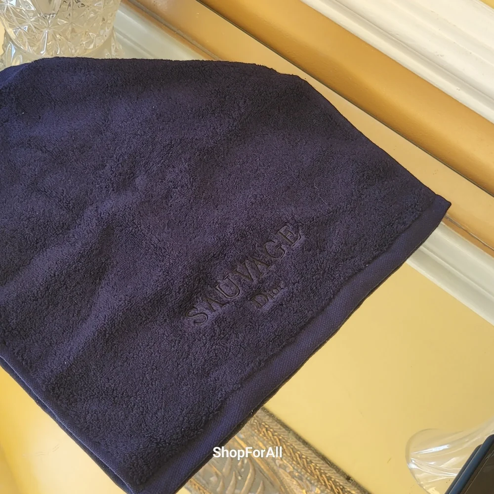 🥳💥💥HOST PICK 💥Dior mini towel.